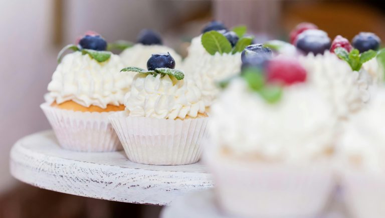 Cupcaketårta – festligt på ett kick